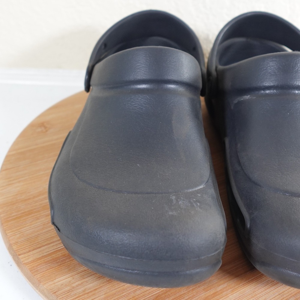 Crocs Bistro Mens 8 Womens 10 Clogs Slip Resistant Shoes Nurse Chew Work Black - Picture 3 of 11